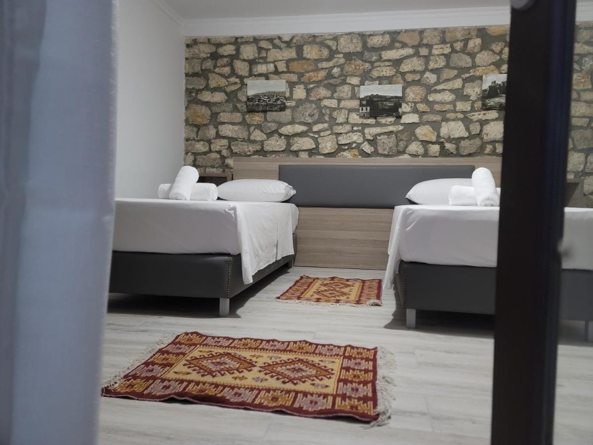 G&K Garden Hotel Берат Екстер'єр фото