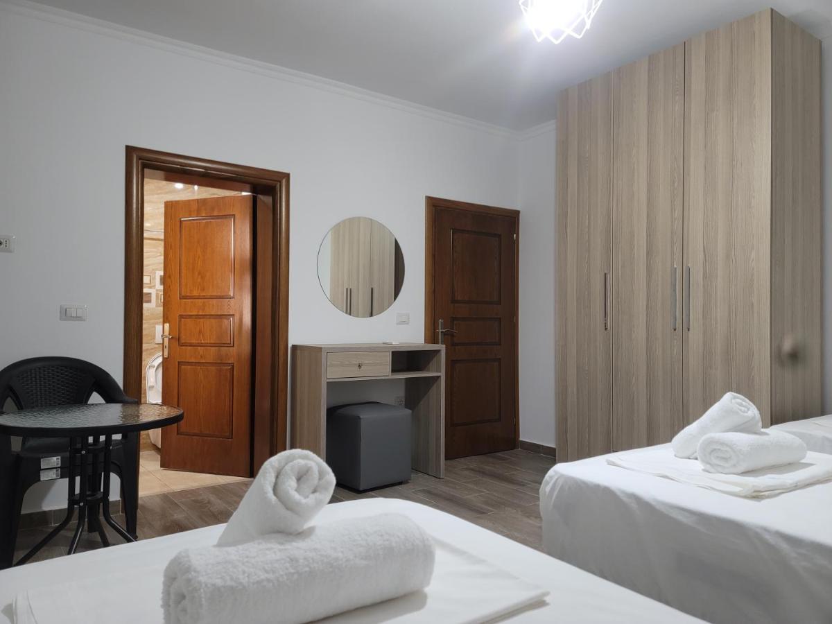 G&K Garden Hotel Берат Екстер'єр фото