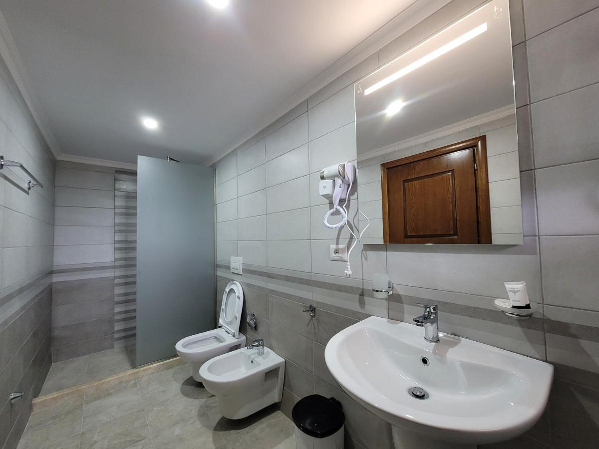 G&K Garden Hotel Берат Екстер'єр фото