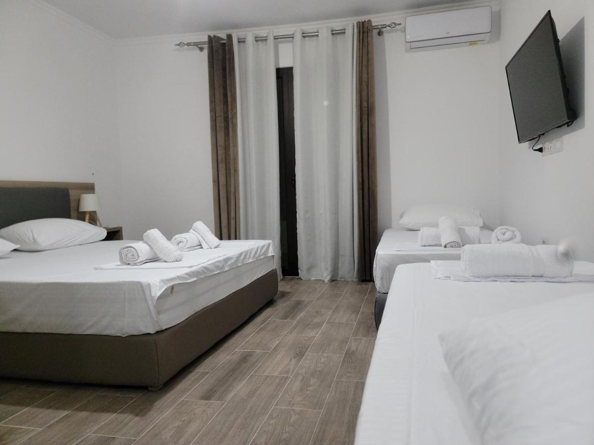 G&K Garden Hotel Берат Екстер'єр фото